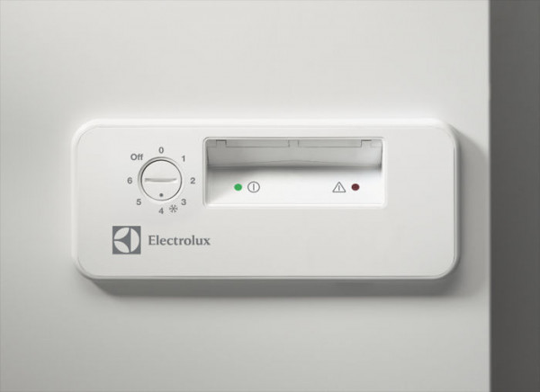 Морозильный ларь Electrolux EC2200AOW2