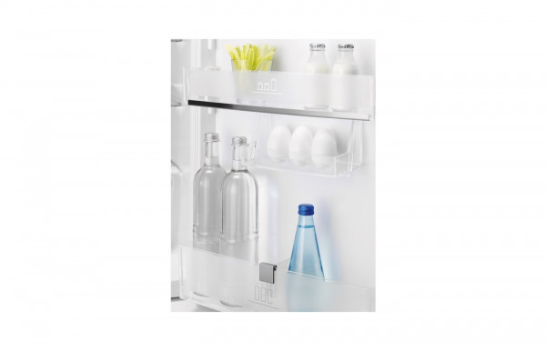 Холодильник Electrolux ENN93111AW