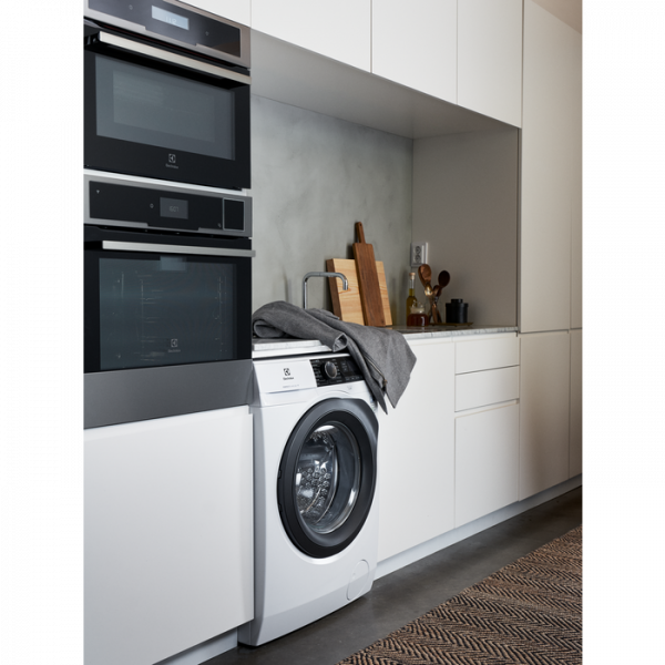 Стиральная машина с сушкой Electrolux EW8WR261B