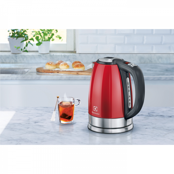 Электрочайник Electrolux EEWA7700R