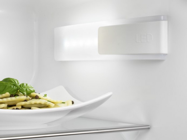 Холодильник с морозильной камерой Electrolux ENN92853CW