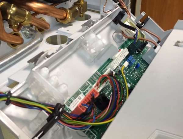 Vaillant atmoTEC plus VU 280/5-5, Настенный газовый котёл Вайлант