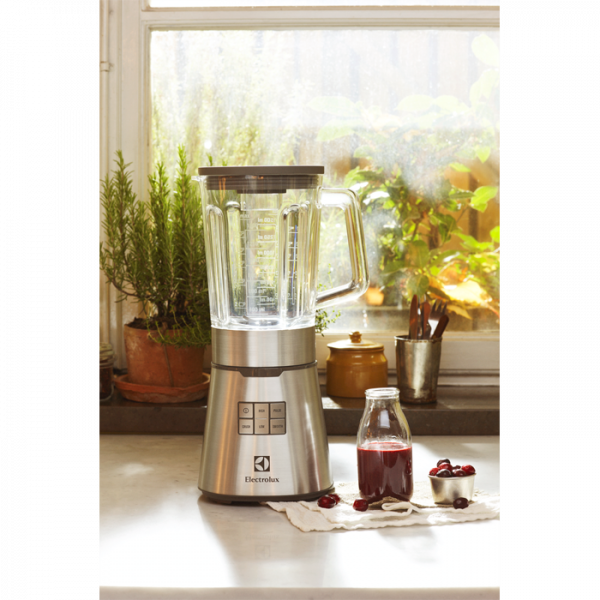 Настольный блендер Electrolux ESB7500