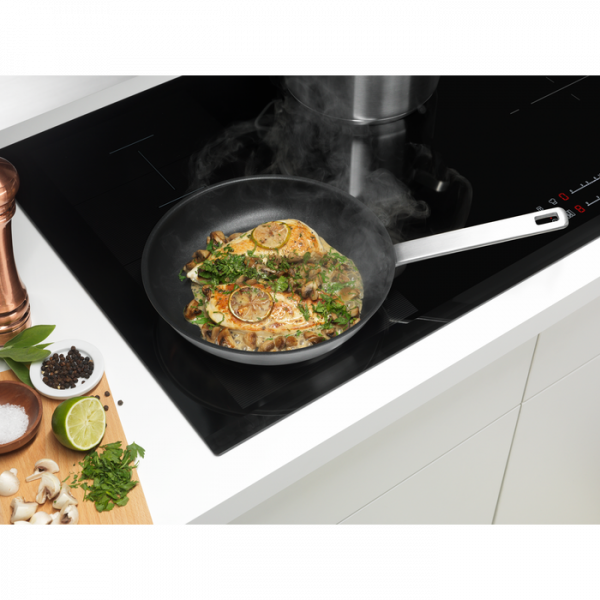 Набор кастрюль Electrolux E3SS